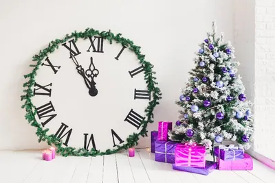 Новогодний декор своими руками - Часы-домик с подсветкой DIY - YouTube