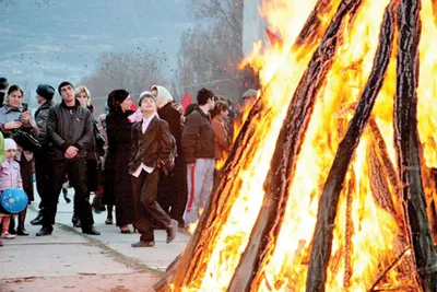 Ресторан Белуга - Праздник Новруз (азерб. Novruz bayramı — Новруз-байрам)  ежегодно отмечается в Азербайджане пять дней включая 20 и 21 марта, день  весеннего равноденствия. Дни проведения праздника Новруз на очередной год  определяются