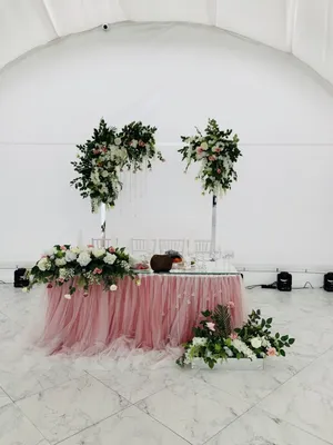 Свадебный декор: 200 фото-идей оформления подъезда, банкетного зала,  украшения стульев и стола своими руками в едином стиле