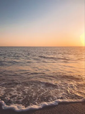Берег океана на закате» — создано в Шедевруме