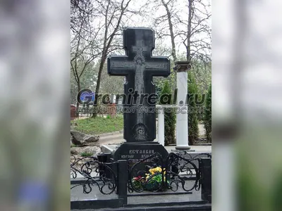 Памятники в виде креста - Гранитная Мастерская GranitReal в Москве