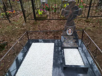 Памятник в виде креста на могилу (кладбище) цена в Екатеринбурге -  Гранит66.рф