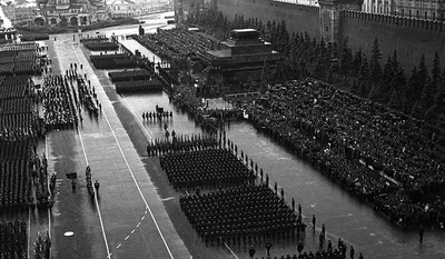 File:Парад Победы на Красной площади 24 июня 1945 г. (4).jpg - Wikimedia  Commons