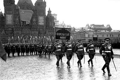 24 июня 1945 года на Красной площади был проведён первый Парад Победы