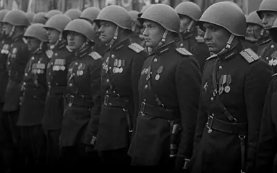 Что осталось за кадром Парада Победы 1945 года? | Год в истории | Дзен