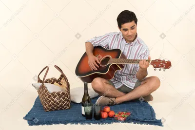 парень с гитарой в 2020.. #foryou #kissvill #бременскиемузыканты #тихо... |  TikTok