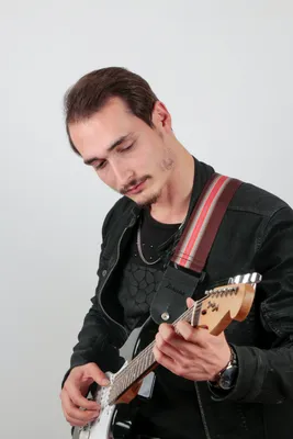 аниме парень гитарист: 17 тыс изображений найдено в Яндекс.Картинках |  Guitar illustration, Best anime shows, Anime