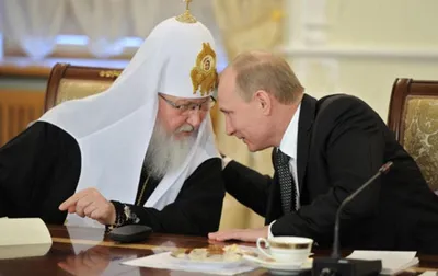 РПЦ объяснила фокус с появлением и исчезновение часов с руки патриарха  Кирилла - Delfi RU