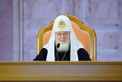 Патриарх Кирилл прокомментировал падение во время богослужения - РИА  Новости, 25.06.2022