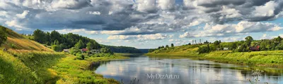 Осенний пейзаж с озером. Панорамные фотографии высокого разрешения.  Фотопанорамы