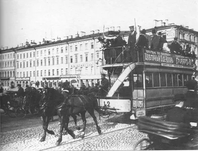 Файл:HorsetramSPbAnichkovBridge1906.jpeg — Википедия