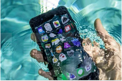 Смартфонам купаться запрещается! Несколько советов для спасения телефона,  если он оказался в воде | Интерсвязь | Дзен