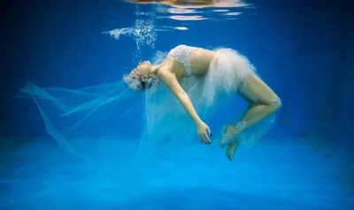 Невеста под водой