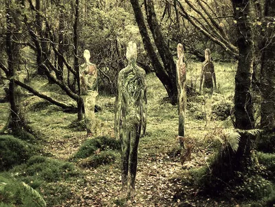 Скульптуры-призраки в шотландском лесу » BigPicture.ru