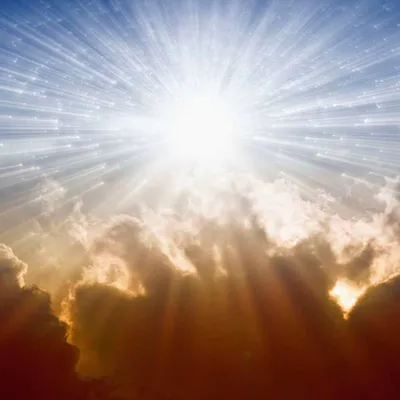 Распятие или крест на облачном небе рая с пирофакелом объектива Стоковое  Фото - изображение насчитывающей конец, давать: 83588522