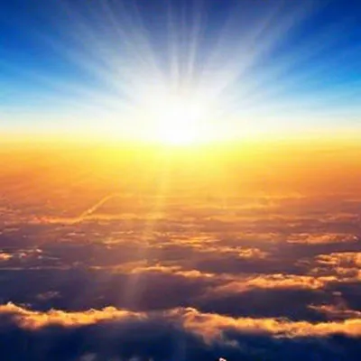 в облачном небе луч света как концепция святого рая и мира Фото Фон И  картинка для бесплатной загрузки - Pngtree