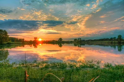 Рассвет над Лебедью/Рассвет над рекой Лебедь, Горный Алтай, рядом с селом  Турочак foto de Stock | Adobe Stock