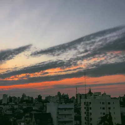 Облачный рассвет в городе - Time Lapse съемка - YouTube