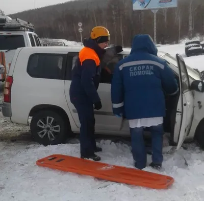 Более тысячи брошенных машин вывезли с улиц Петербурга в 2021 году