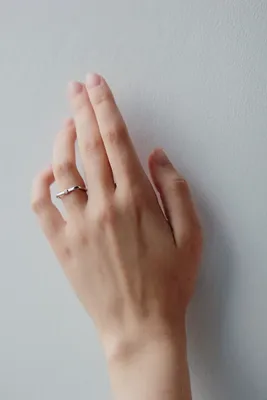 На какой руке носят обручальное кольцо женщины и мужчины: правила ношения  колец для православных, мусульман, евреев, католиков
