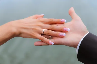молодожены обмениваются кольцами кольца женщина вуаль Фото Фон И картинка  для бесплатной загрузки - Pngtree