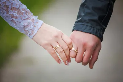 engagement ring, картинки обручальные кольца на руках, свадьба кольца на  руках, обручальное кольцо, фото рук за руку с обручальными кольцами,  свадебный, Свадебное агентство Москва