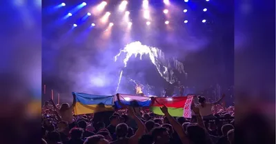 Макс Корж - \"С*бите с Донбасса\": украинский флаг на концерте в Москве  вызвал скандал