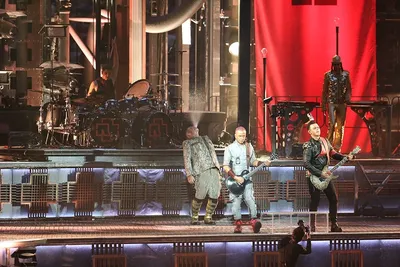 Rammstein выступили в Москве с невероятным шоу: как это было - Российская  газета