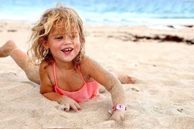 Ребенок на пляже: руководство по безопасности - Детское здоровье и уход