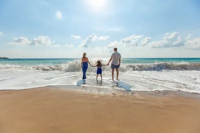 Семья на пляже - красивые фото