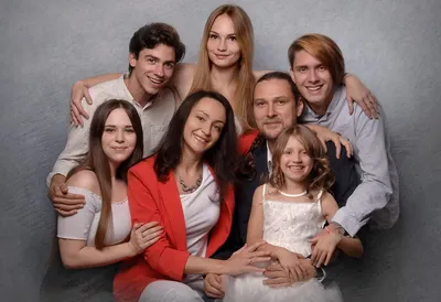 Фото счастливой семьи · Бесплатные стоковые фото
