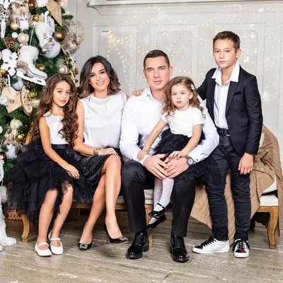 Ксения Бородина с семьей: роскошные новогодние фото