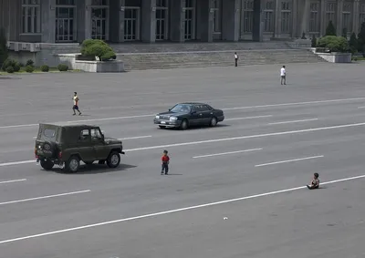 В темноте и полной секретности: в КНДР провели военный парад