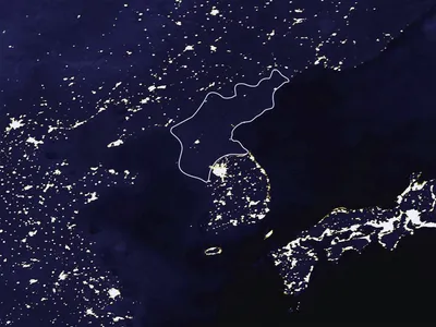 В Северной Корее устроили ночной военный парад