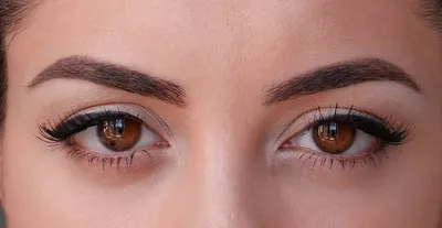 Выразительность глаз подчеркнут красивые стрелки даже после 45 лет |  MoneyBox | Дзен