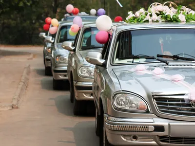 Украшения на машину на свадьбу Уфа - свадебные кольца и цветы на авто