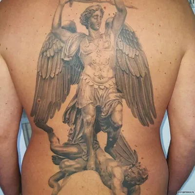 8 мощных и защитных татуировок Архангела Михаила