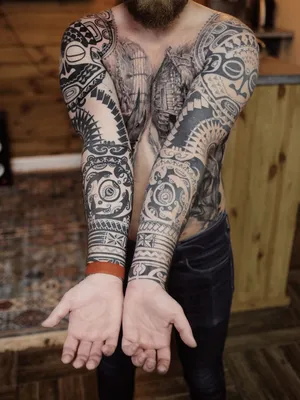 100 лучших идей: Тату Рукав для мужчин и женщин на фото | Tatuagem maori  braço, Tatuagens tribais no peito, Maori braço