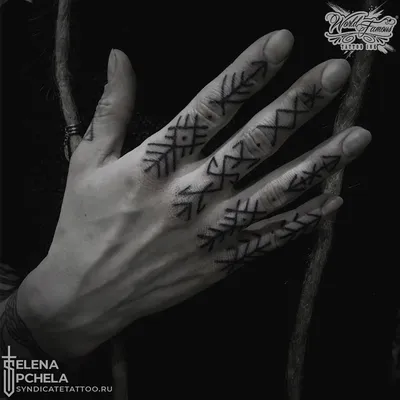 Татуировки на пальцах рук у девушек со значением: 100+ идей с фото