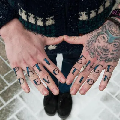 Нанесение тату на пальцы рук в Москве — 1027 тату-мастеров, проверенные  отзывы, цены и рейтинг на Профи