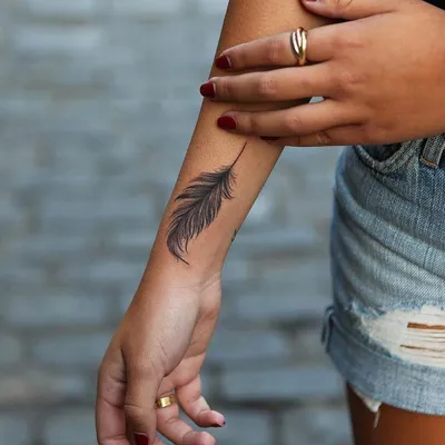 женские тату на руке - женские тату на кисти руки - тату на кисти руке для  девушки | Line tattoos, Fine line tattoos, Tattoos