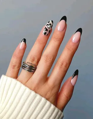 Новинки маникюра 2023 – какие дизайны черных ногтей будут модными в этом  году