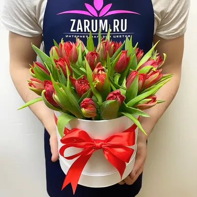 51 разноцветный тюльпан в шляпной коробке - купить в Москве по цене 7190 р  - Magic Flower