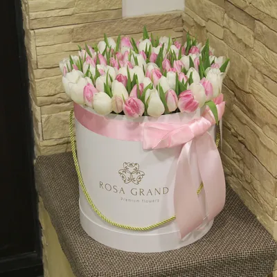 Букет 15 розовых тюльпанов в коробке в Барнауле | Купить тюльпаны недорого