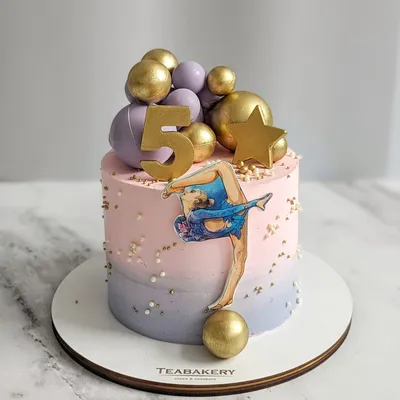 Как украсить торт на День рождения женщине: фото-идеи (+бонус-видео) |  Joy-Pup - всё самое интересное! | Дзен