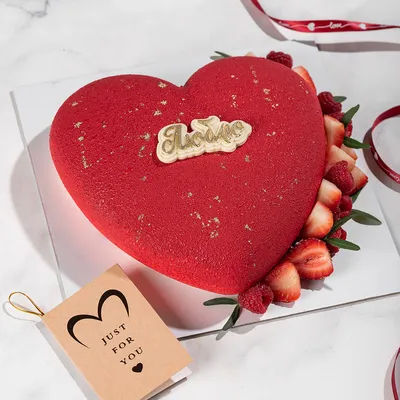 Торт в виде сердца LOVE – купить за 4 290 ₽ | Кондитерская студия LU TI SÙ  торты на заказ