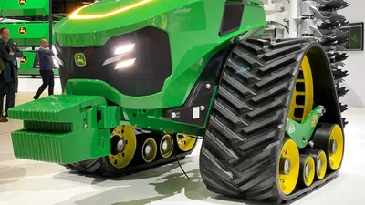 На Волыни появился редкий 80-летний американский трактор John Deere (видео)