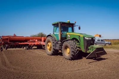 Лучшие комбайны и тракторы John Deere. Обзор самых популярных моделей  сельхозтехники Джон