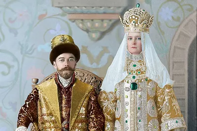 Цветные фото царской семьи на балу впечатлили роскошью