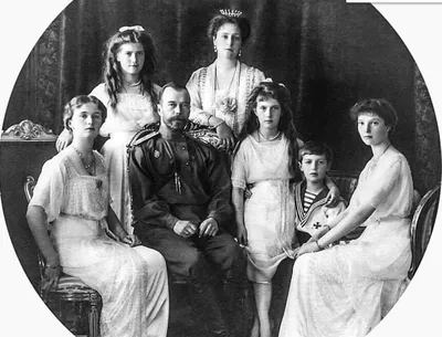 Тайник с редкими фотографиями Царской семьи нашли в Ессентуках -  Православный журнал «Фома»